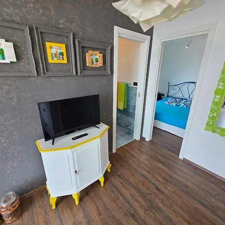Lägenhet Fuer 4 Personen Mit Meerblick By Interhome