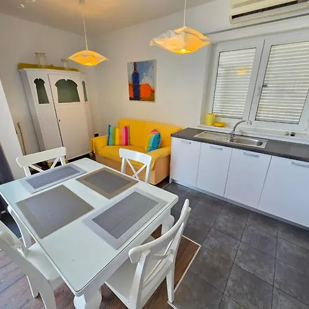 Fuer 4 Personen Mit Meerblick By Interhome