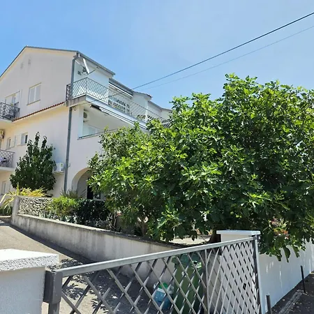 Fuer 4 Personen Mit Meerblick By Interhome * Novi Vinodolski