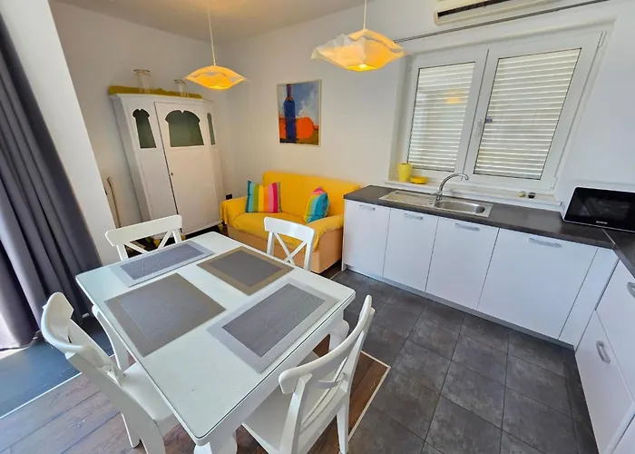 Fuer 4 Personen Mit Meerblick By Interhome