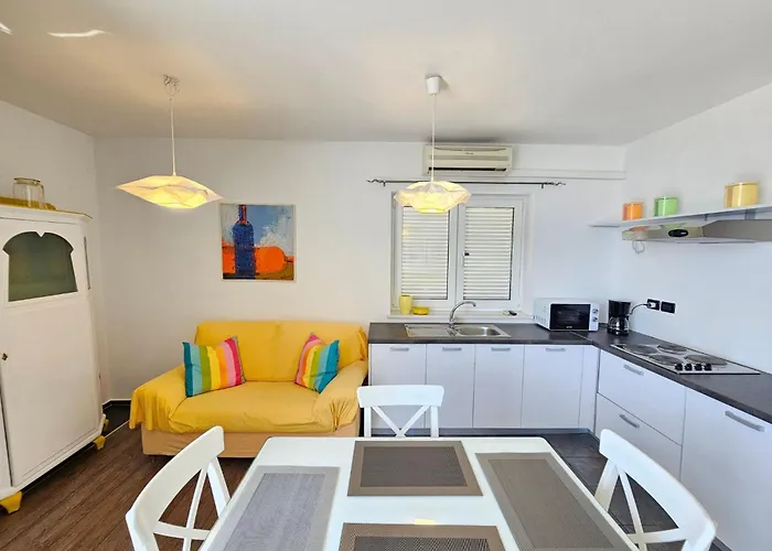 Fuer 4 Personen Mit Meerblick By Interhome Apartmán *